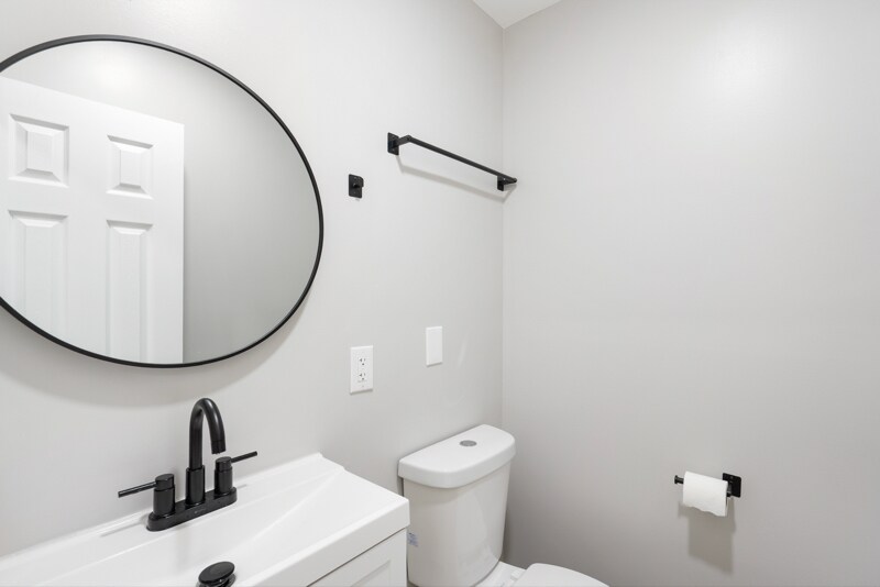 Building Photo - 3611 Chestnut Ave