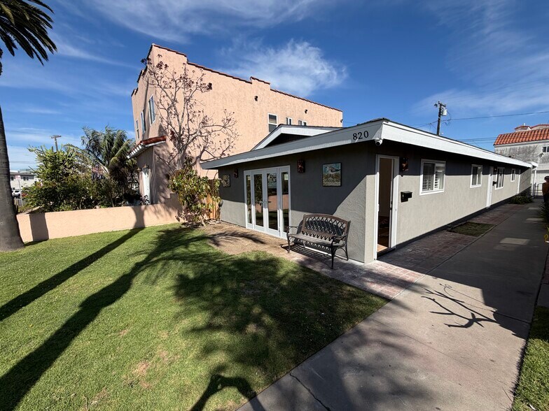 Front Unit A - 820 Geneva Ave