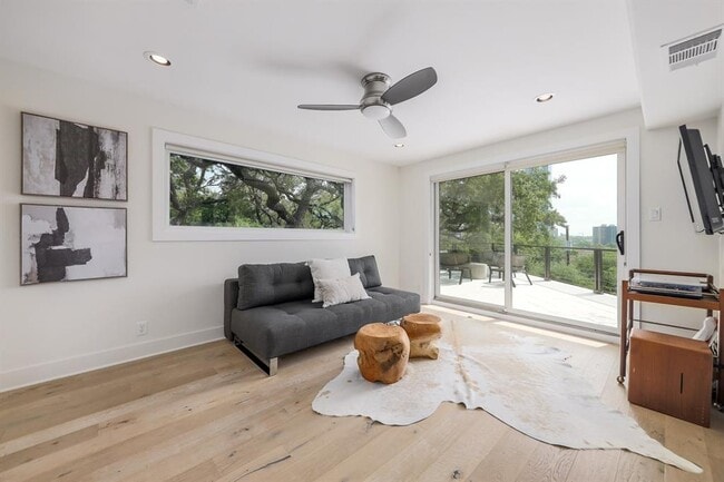 Building Photo - 1010 Hillside Ave