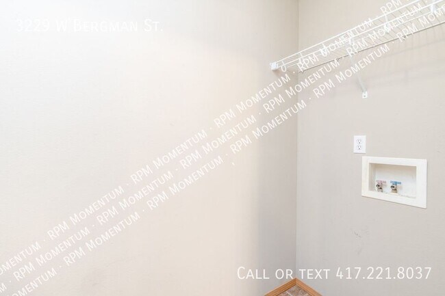 Building Photo - 3229 W Bergman St