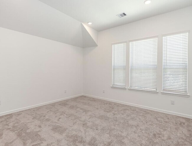 Building Photo - 526 Dry Fork Ln