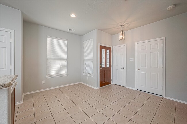 Building Photo - 2748 Maybrook Hollow Ln