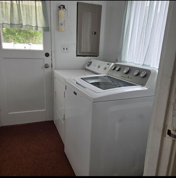 Building Photo - 2120 Laurel St