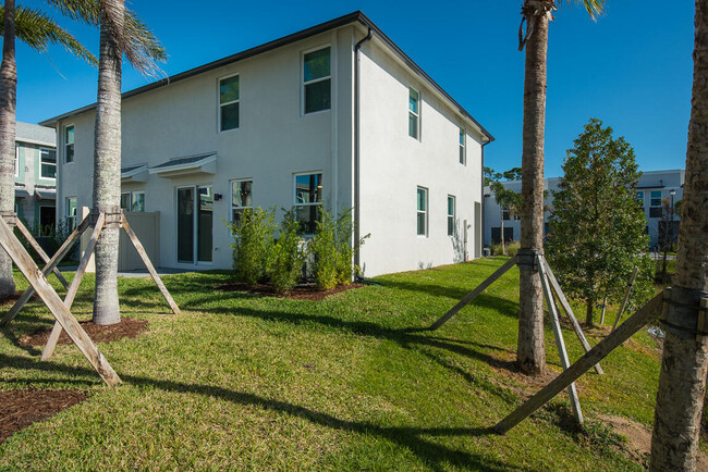 Building Photo - 3918 SE Mentmore Ln