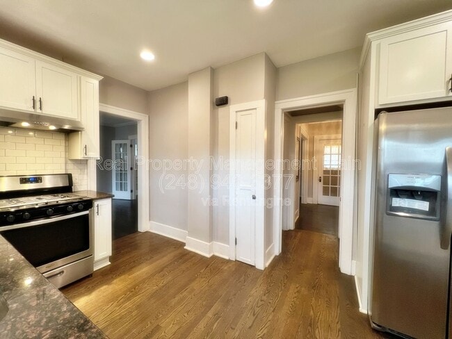 Building Photo - 1525 Edison St