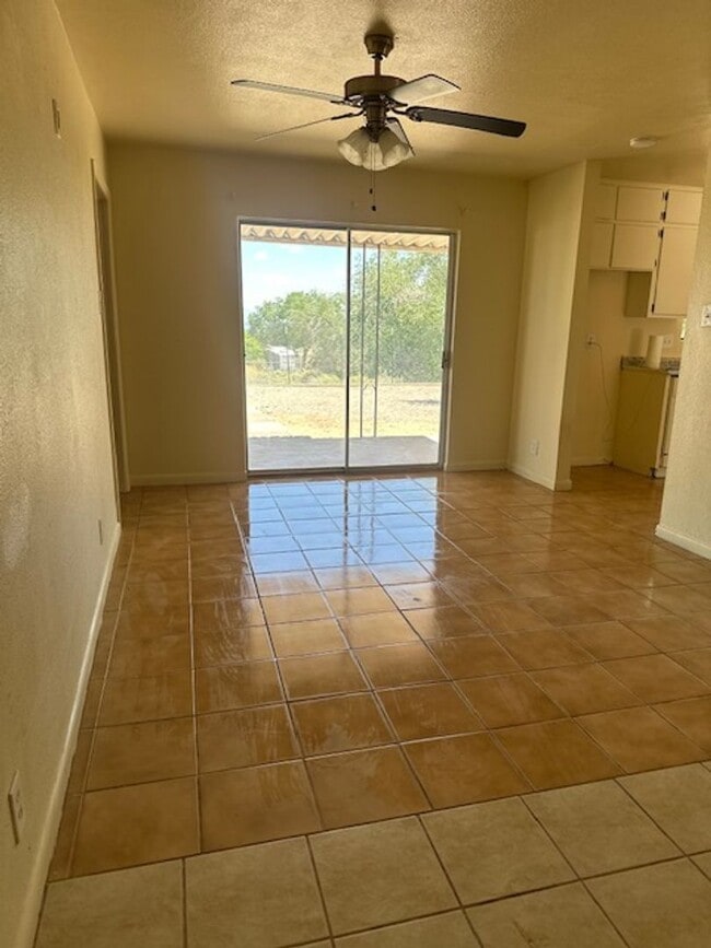 Building Photo - Beautiful 2 bed 1 bath in Rio Rancho