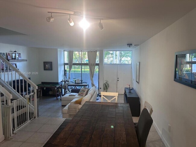 Building Photo - 3003 NE 183rd Ln