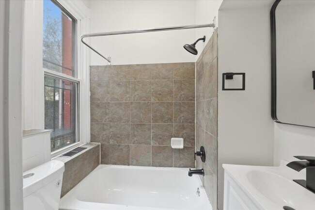 Building Photo - 2502 Halstead St
