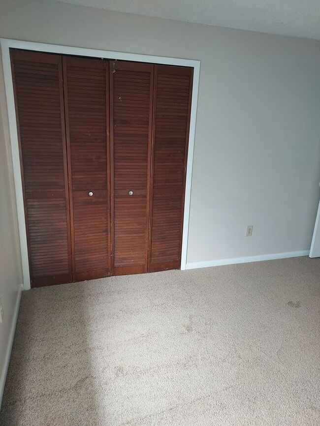 Building Photo - Townhouse located near UCF - 2 Bed / 1.5 Bath