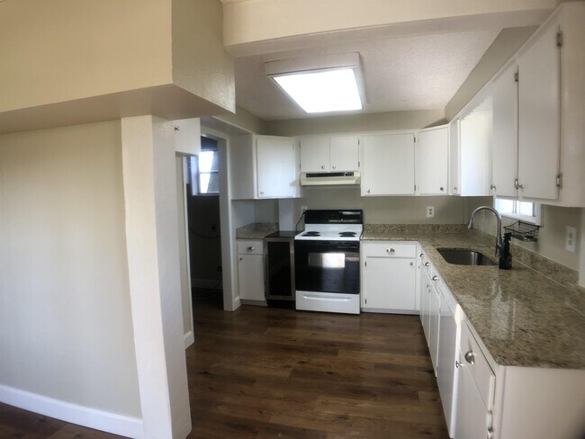 Building Photo - 4553 Seawillow Rd