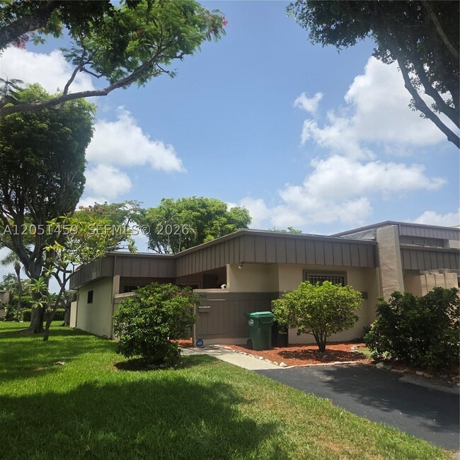 Building Photo - 7412 SW 105th Pl