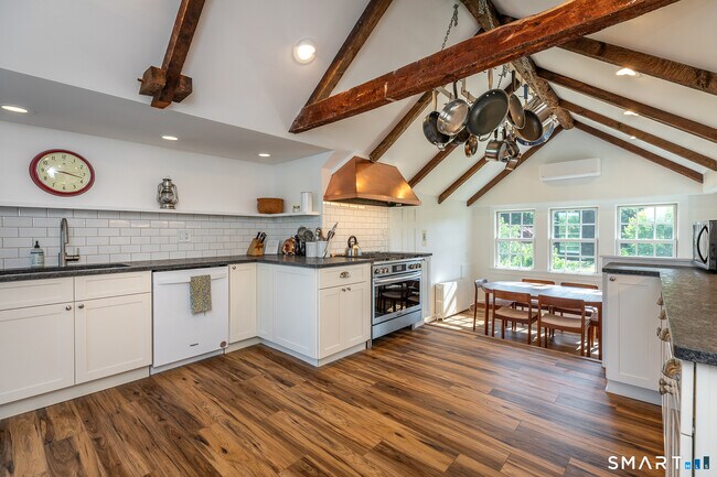 Building Photo - 162 Wigwam Rd