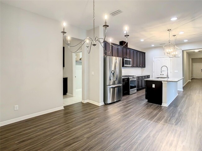 Building Photo - 14912 Caravan Ave