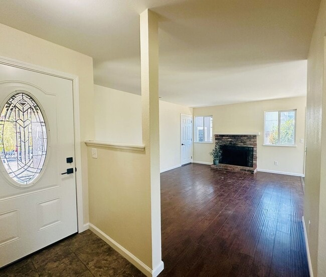 Building Photo - 505 Funston Dr