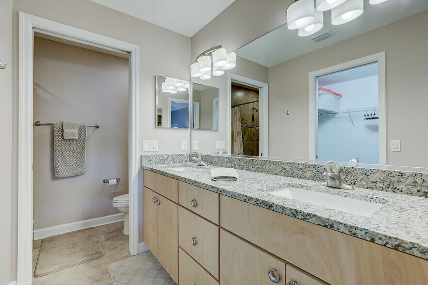 Building Photo - 6634 7th Avenue Cir W