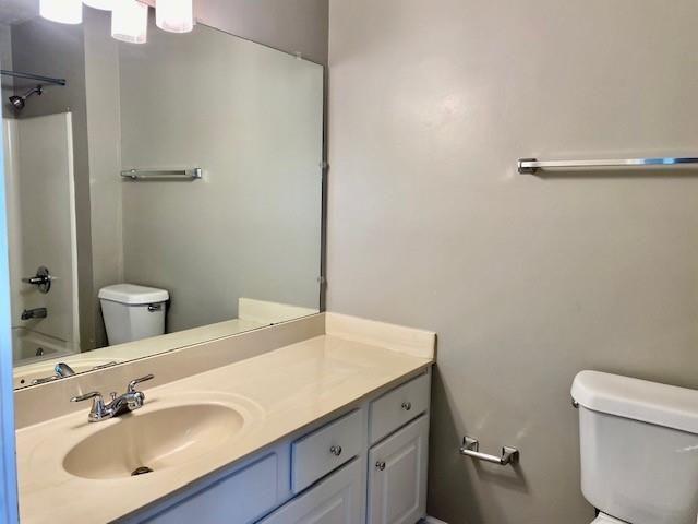 Building Photo - 2121 Heritage Trace Dr