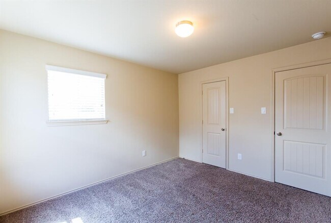 Building Photo - 2119 Treasure Mountain Dr