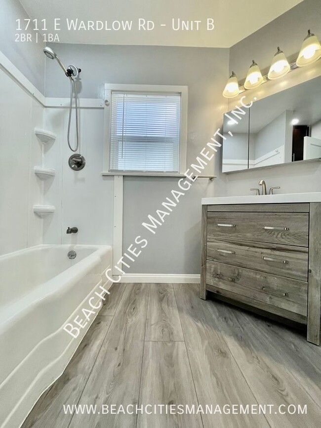 Building Photo - Modernized 2-Bedroom 1-Bathroom Apartment