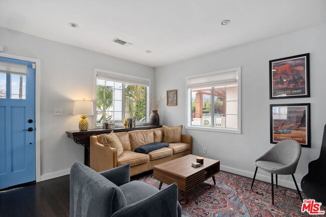 Building Photo - 3836 Seneca Ave