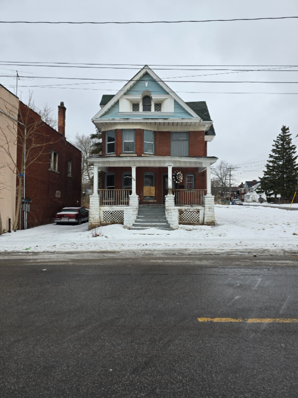 Building Photo - 1224 Niagara St