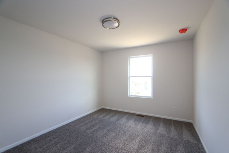 Building Photo - 2405 Salt Springs Dr