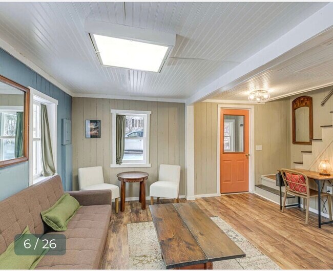 Building Photo - 15 Cottage Rd