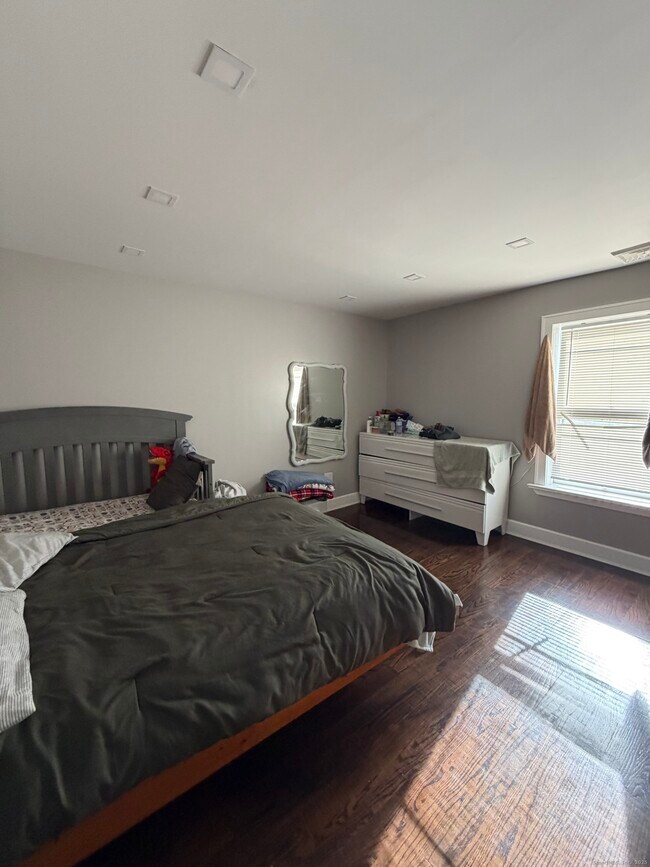 Building Photo - 2964 State St