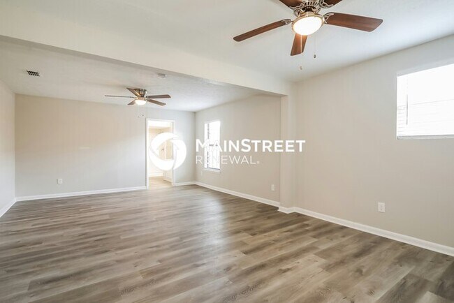 Building Photo - 3 Bedroom Pet-Friendly Home in JACKSONVILLE, FL with Main Street Renewal