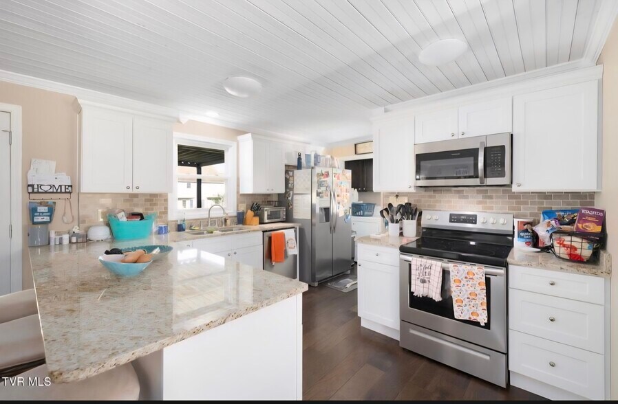 Building Photo - 2916 Newbern Dr