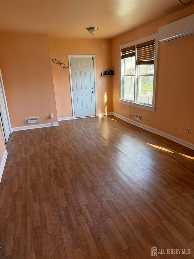 Building Photo - 58 Brotherhood St