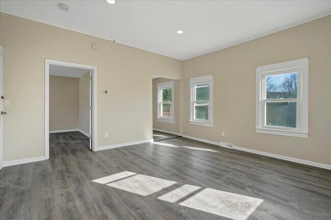 Building Photo - 3 Park Ave