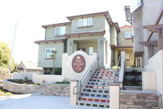 Building Photo - 229 N Chorro St