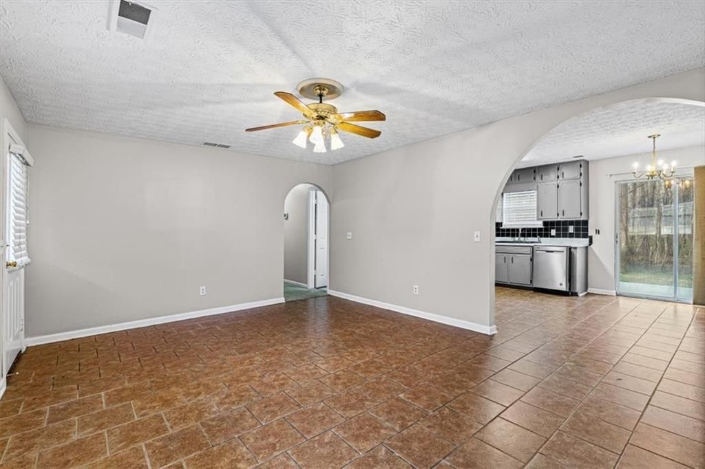 Building Photo - 120 Woodcrest Dr