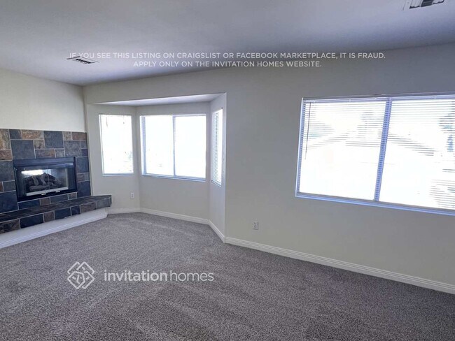 Building Photo - 280 Plaza Carmelina Ct