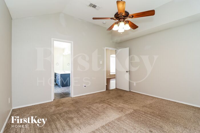 Building Photo - 1118 Cedar Ridge Ln