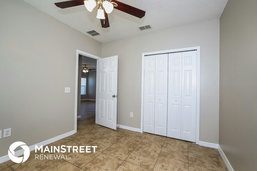 Building Photo - 446 Spike Ct