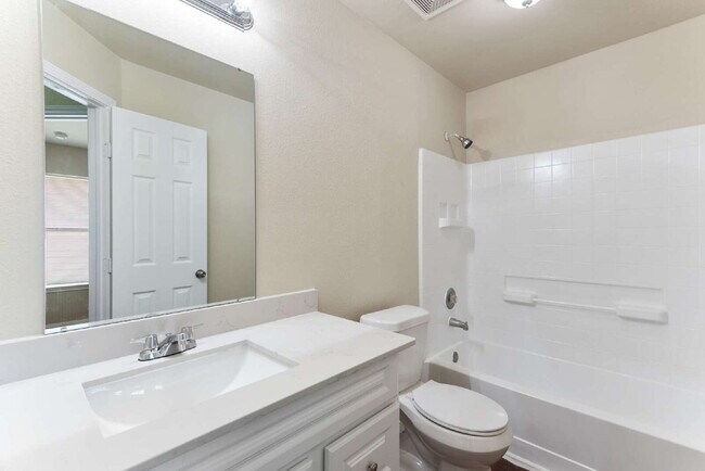 Building Photo - 14954 Huntington Willow Ln
