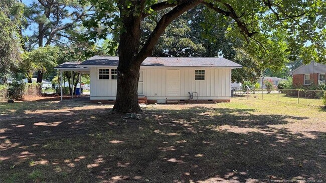 Building Photo - 2016 Poinciana Ln