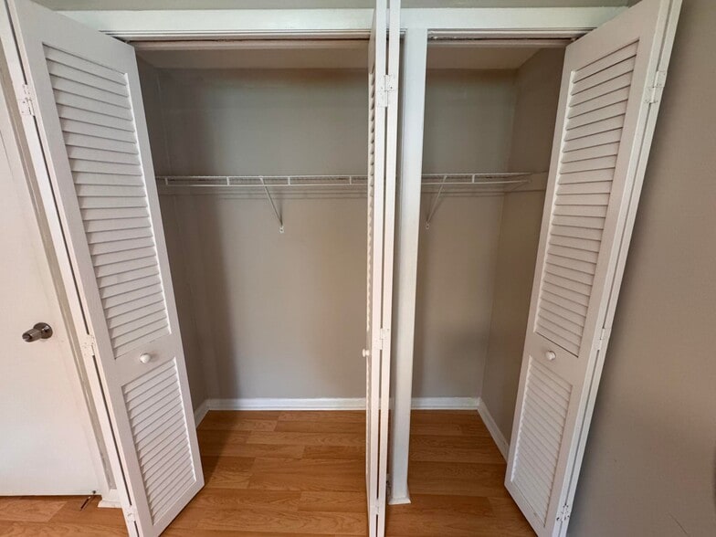 Building Photo - 609 NW 7th Ct