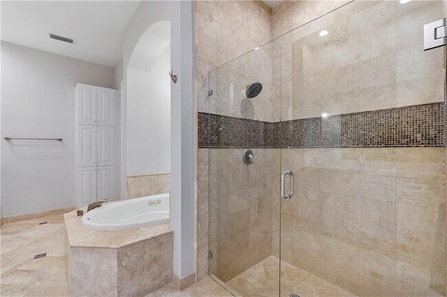 Building Photo - 10980 NW 78th Pl