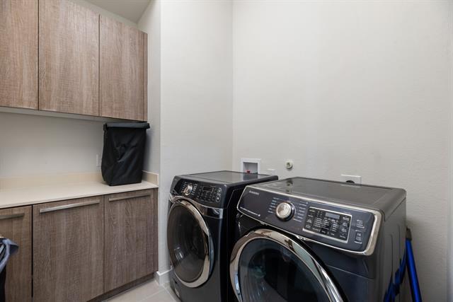 Building Photo - 5160 Statesman Ln