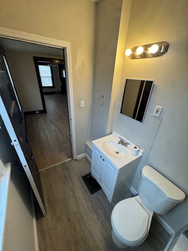 Building Photo - 3245 W 99th St