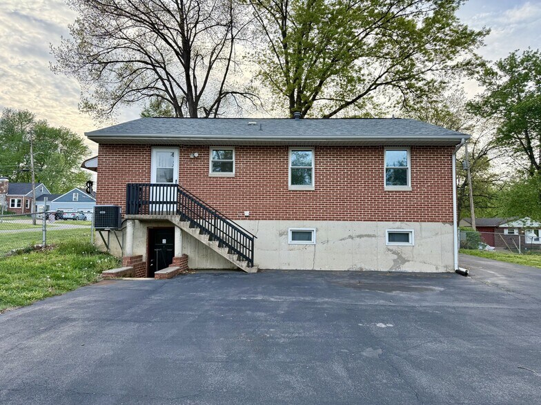 Building Photo - 7602 Elton St