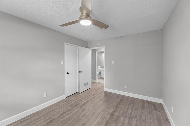 Building Photo - 13607 Salisbury Dr