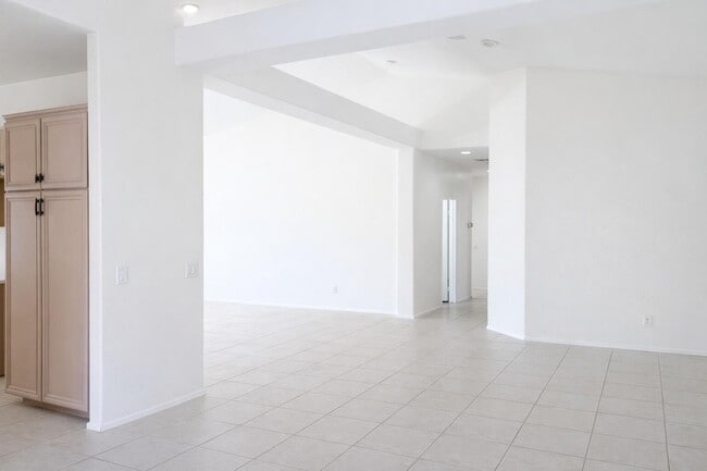 Building Photo - 78715 Naples Dr