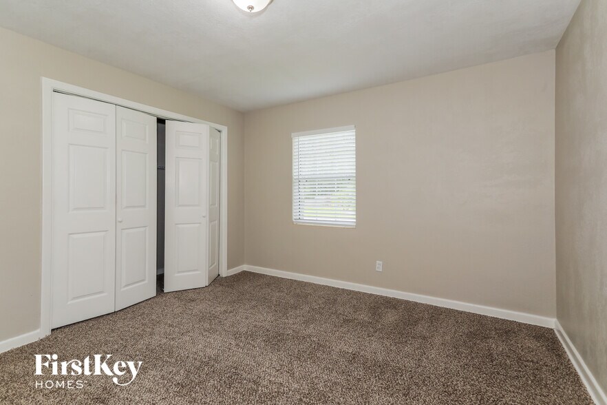 Building Photo - 3044 Yanlee Ln