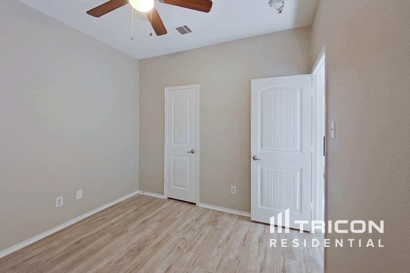 Building Photo - 1332 Red River Dr