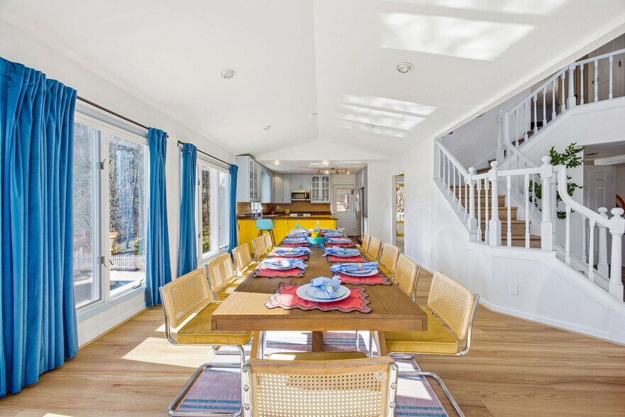 Building Photo - 12 Apple Tree Way