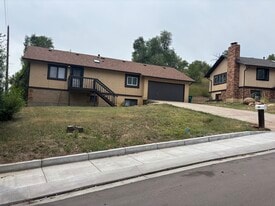Building Photo - 3033 Pinnacle Dr