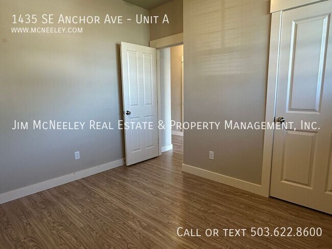 Building Photo - 1435 SE Anchor Ave